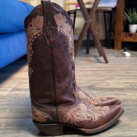 Cowtown Flower Stiching Boots - Picture 2 of 7